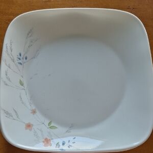 Elegant 10.5" Corelle Bouquet Adlyn Floral Square Dinner Plates. Set Of 4